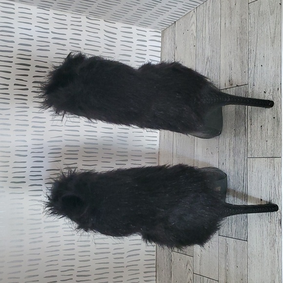 Booties with fuel top - Picture 3 of 3